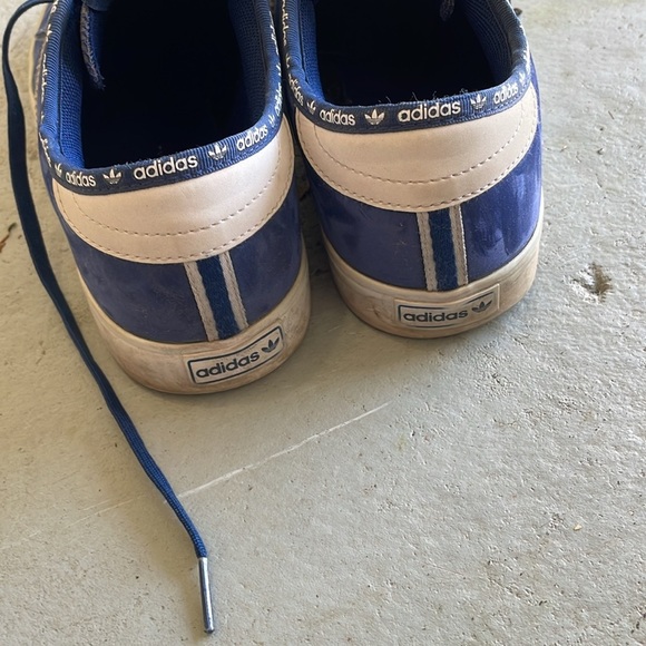 Adidas men’s blue sneakers - size 8 - Picture 3 of 4